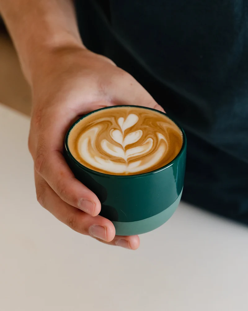 Latte Tasse – Half Glazed