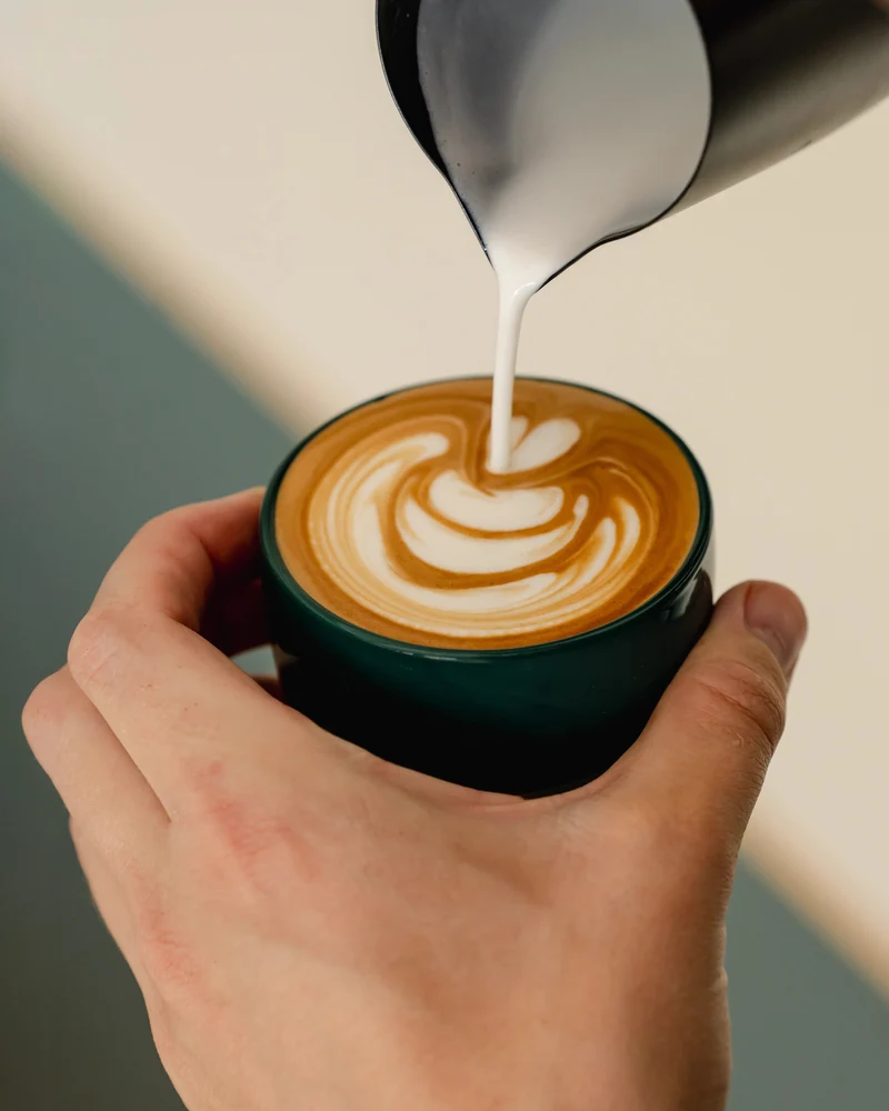 Cappuccino Tasse – Half Glazed