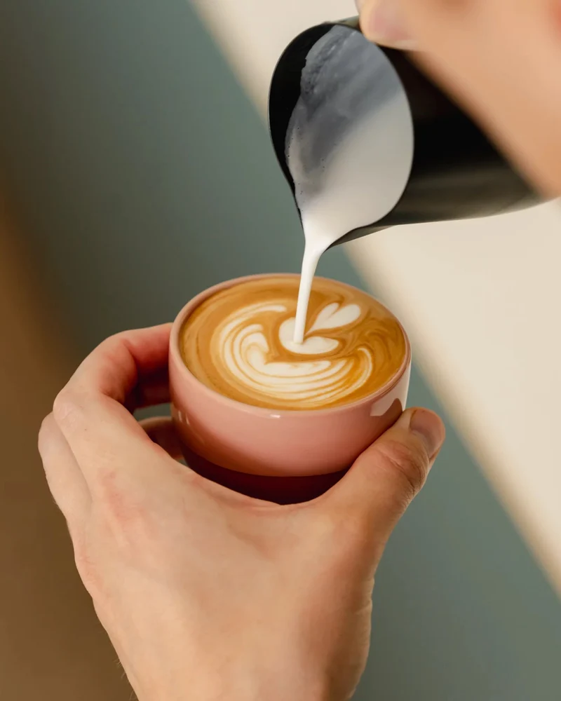 Cappuccino Tasse – Half Glazed