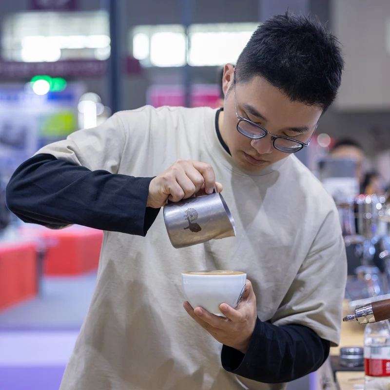 #06 Round Spout Pitcher - Ludaoqiang
