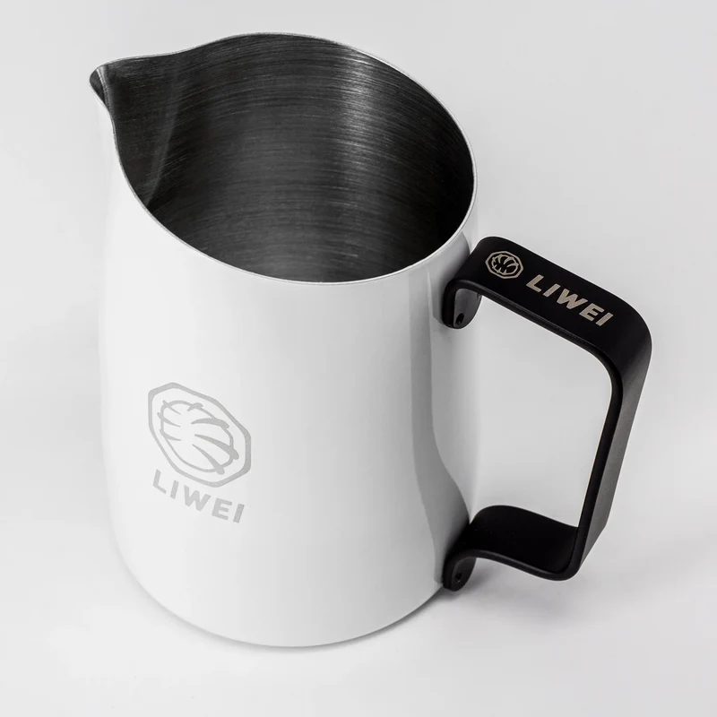#06 Round Spout Pitcher - LIWEI