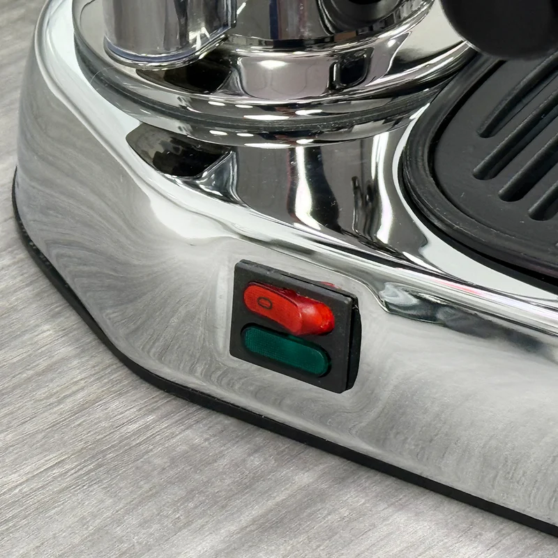 SHOWROOM MODEL La Pavoni Europiccola (Chrome Base black handles) 220v - LPLELQ01UK