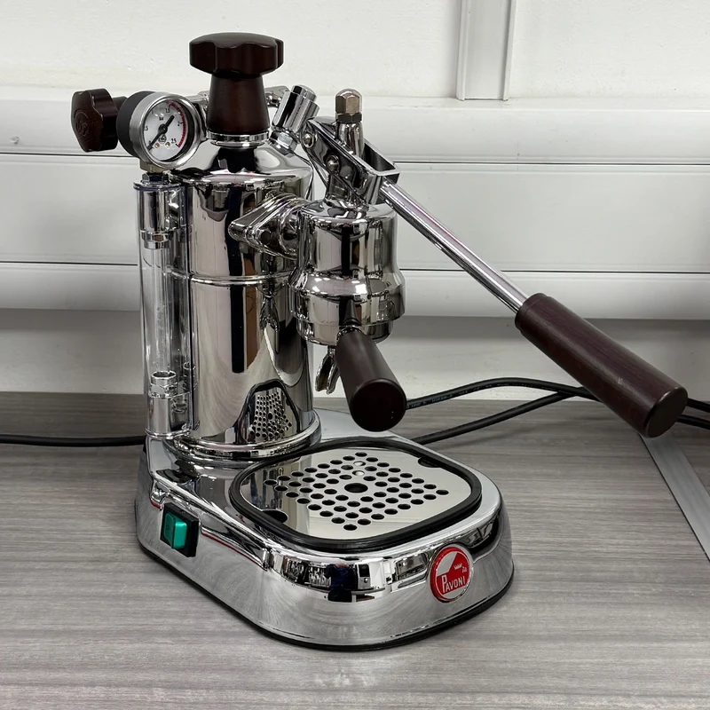 SHOWROOM MODEL La Pavoni Lever Professional (Chrome base wood handles) 240v - LPLPLH01UK