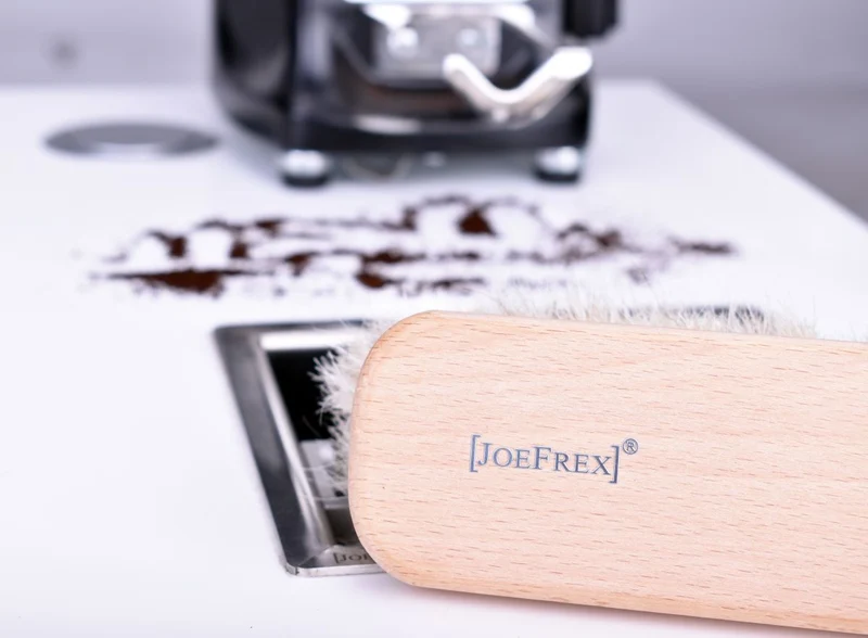 Joe Frex Countertop Brush mit Naturborsten