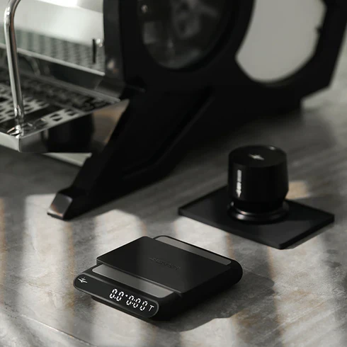 MHW-3BOMBER FORMULA KAFFEEWAAGE black