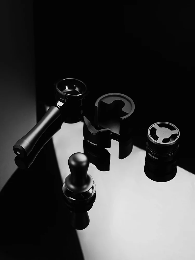 MHW Astra Series Bottomless Portafilter 58mm Black