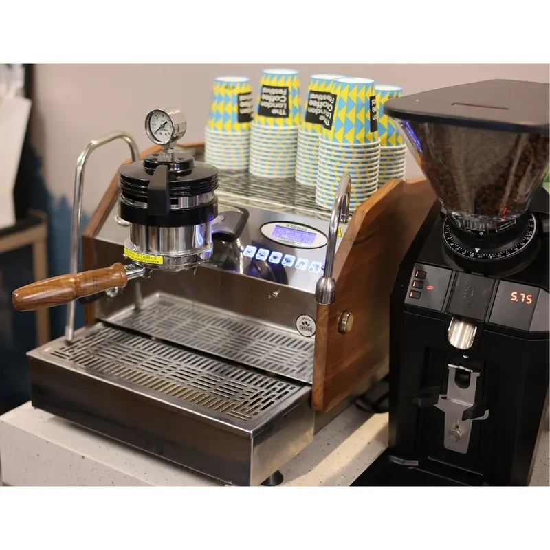La Marzocco GS3 AV Espresso Machine + Jay Espresso Grinder Home Bundle Kit