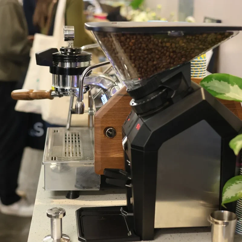 La Marzocco GS3 AV Espresso Machine + Jay Espresso Grinder Home Bundle Kit