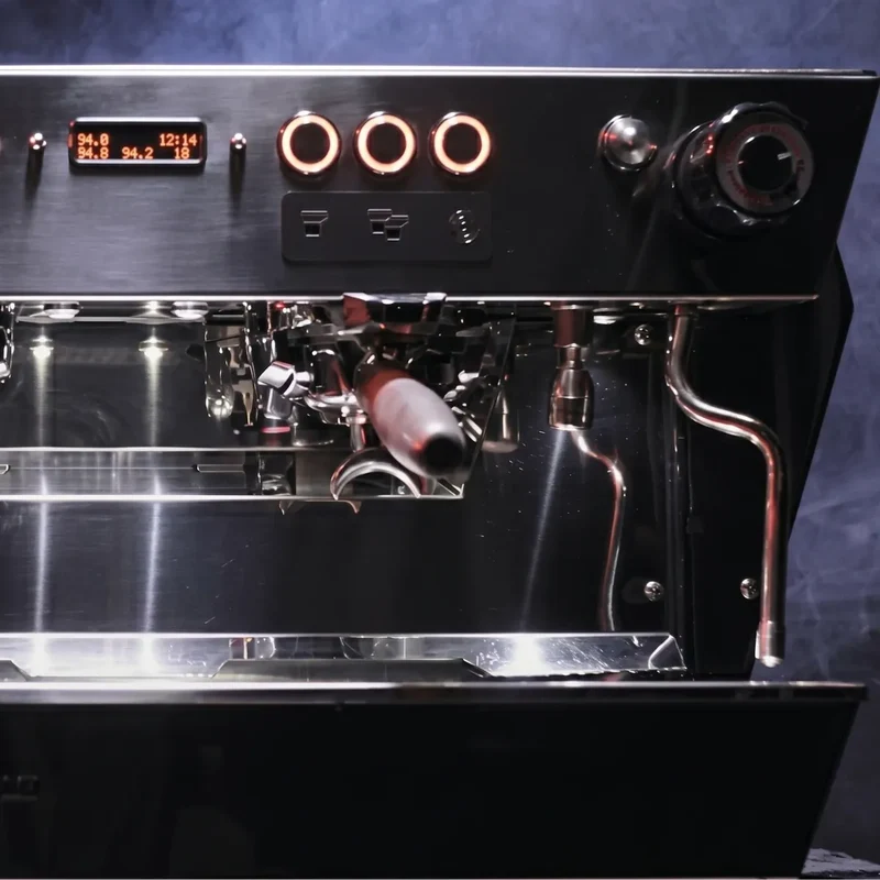 La Marzocco KB90 Espresso Machine - 13.6L Boiler Capacity, Dual PID