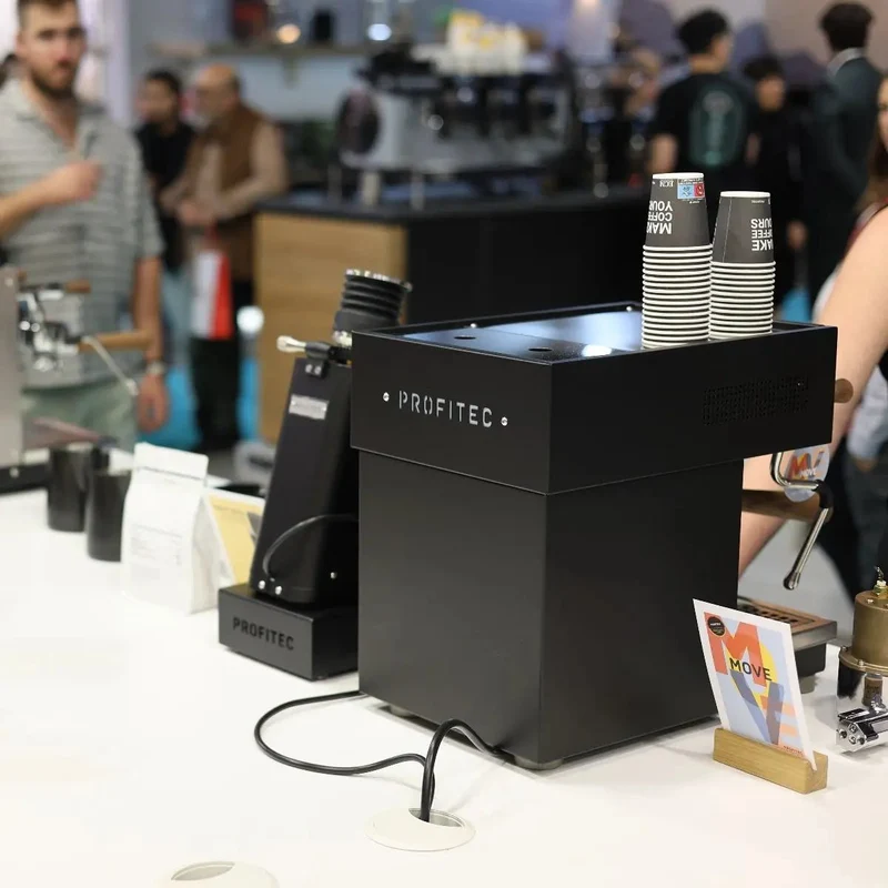 Profitec Move Espresso Machine - Dual Boiler Home Machine with Discreet Display + Coffee beans