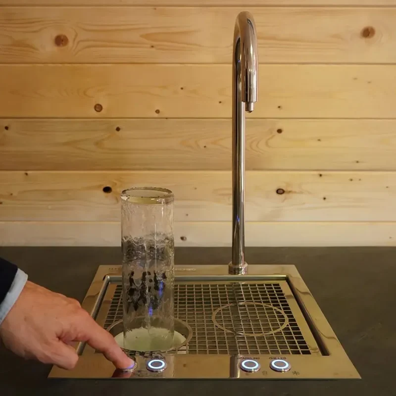 Quatreau HydreauBar Professional Smart Water Bottling Station
