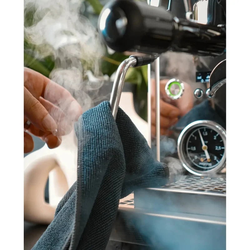 Profitec Pro 700 Drive Espresso Machine - Dual Boiler Portafilter