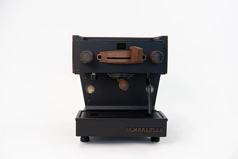 La Marzocco Linea Mini R Custom Made All Black mit Holz