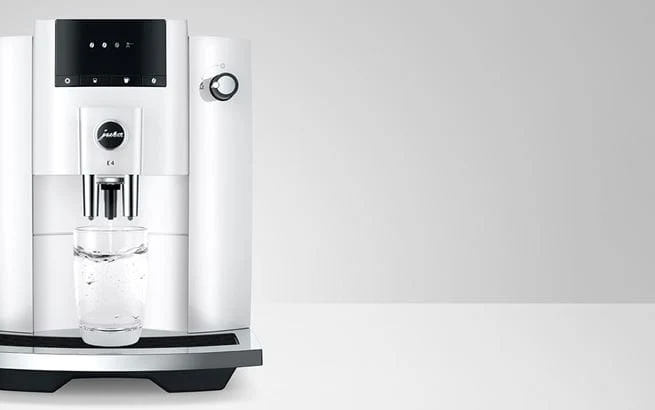 JURA E4 (EA) Piano Black Kaffeevollautomat inkl. 5 Jahre Garantie
