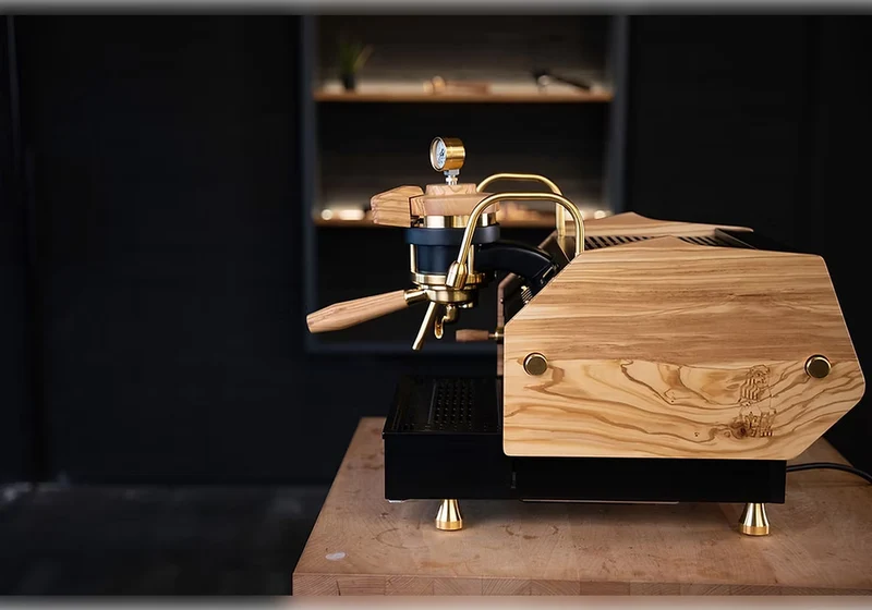 La Marzocco GS3 MP Custom – Schwarz Gold Olivenholz von RB Crafts & La Barista